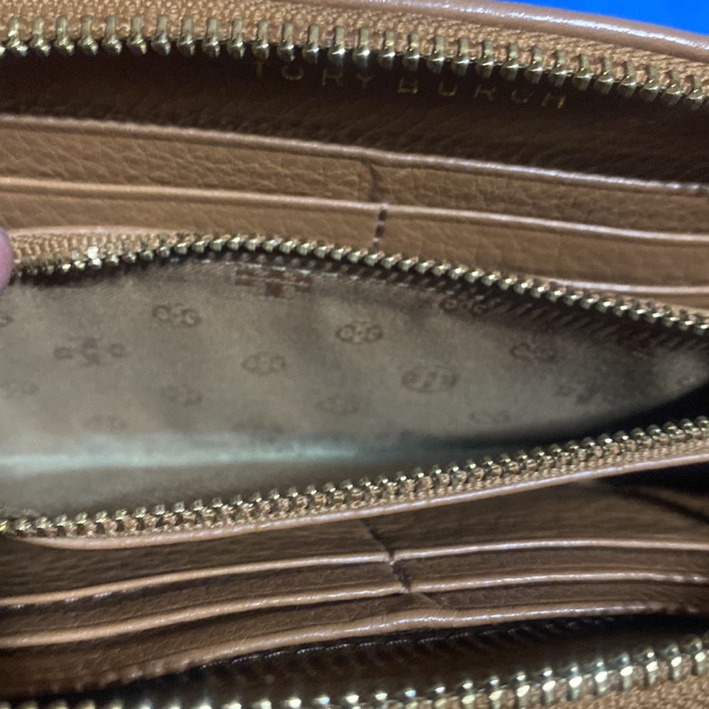 Tory Burch Zip Wallet - Picture 6 of 8